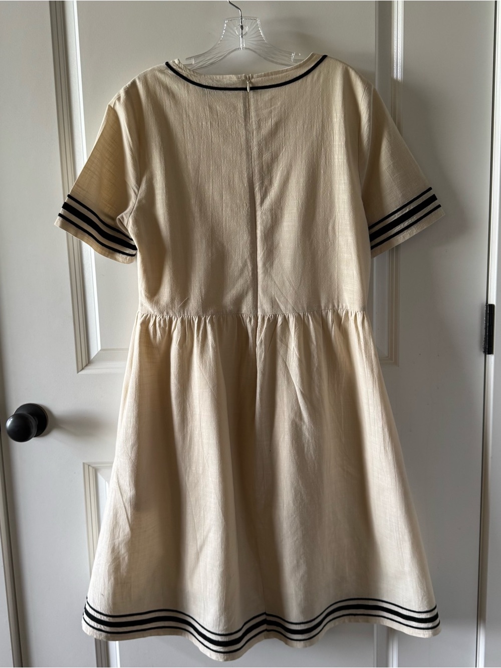 Unknown Brand Cream Short-Sleeve A-Line Dress with Black Trim - Picture 5 of 13